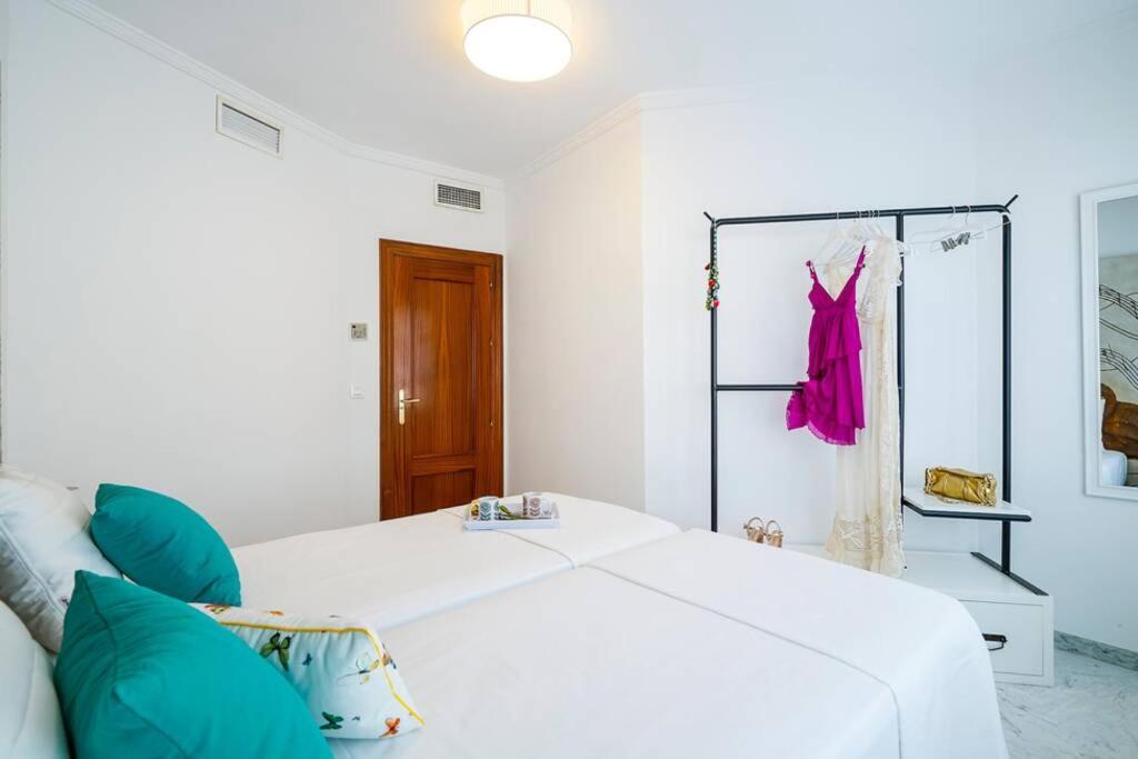 Lovely And Chic Apartment In The Heart Of Siviglia Esterno foto