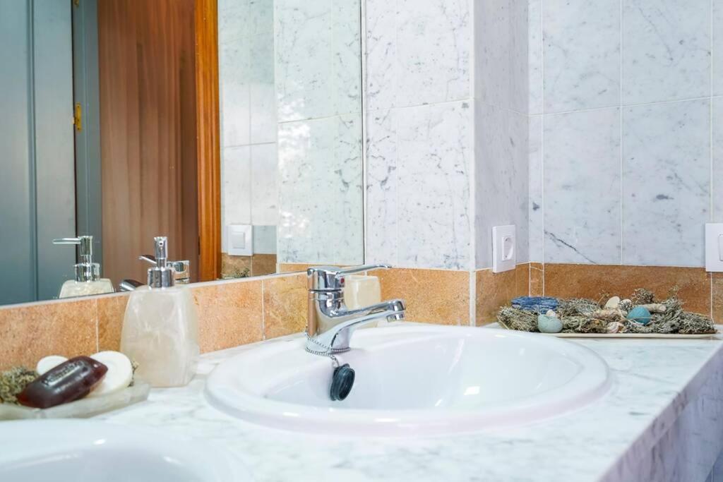 Lovely And Chic Apartment In The Heart Of Siviglia Esterno foto